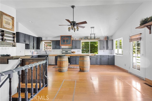 Image 16 of 67 For 810 Oakmont Lane