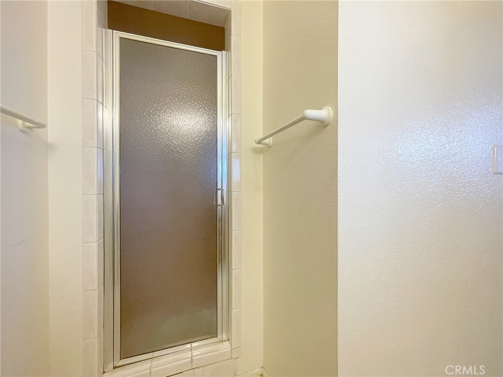 https://media.crmls.org/medias/9d1ff5c2-2ab1-4993-a6f5-a9c717b7003d.jpg?preset=X-Large