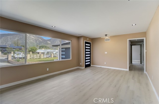 13657 Mindora Avenue photo 4