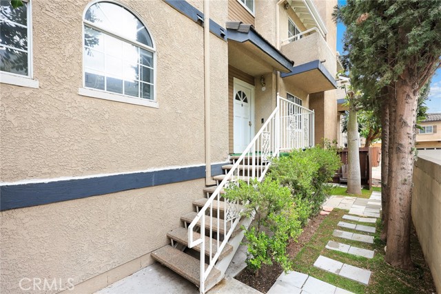 Detail Gallery Image 6 of 36 For 148 Diamond St #B,  Arcadia,  CA 91006 - 4 Beds | 2/1 Baths