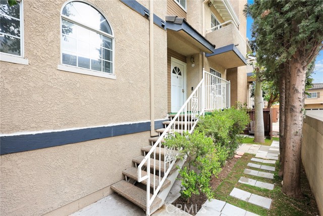 Detail Gallery Image 6 of 36 For 148 Diamond St #B,  Arcadia,  CA 91006 - 4 Beds | 2/1 Baths