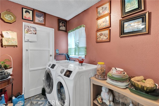 470 E Home Street, Long Beach CA: https://media.crmls.org/medias/9d246632-03f1-4e6b-9ca7-6deff4ebbf92.jpg