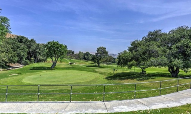 Detail Gallery Image 35 of 66 For 26832 Avenue of the Oaks #D,  Newhall,  CA 91321 - 2 Beds | 2 Baths