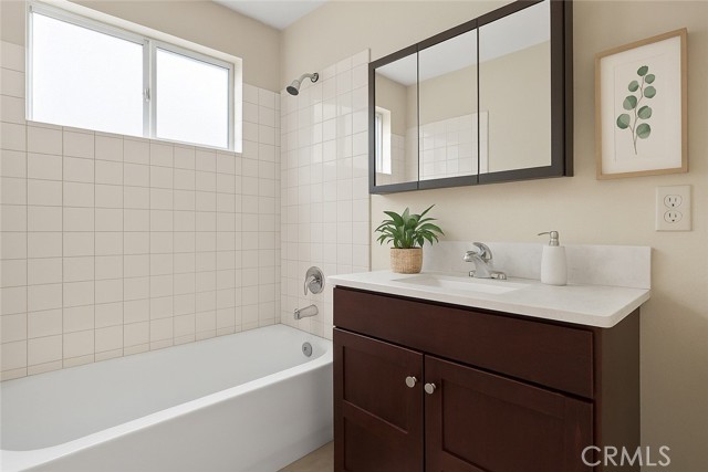 Detail Gallery Image 6 of 10 For 893 N 2nd St, Porterville,  CA 93257 - 2 Beds | 1 Baths