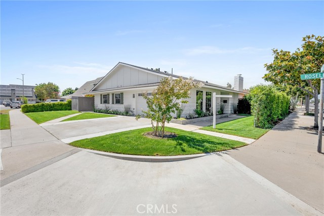 14681 Yorba Street, Tustin CA: https://media.crmls.org/medias/9d25d8ca-194c-408d-b8b2-2b7a3737e54a.jpg
