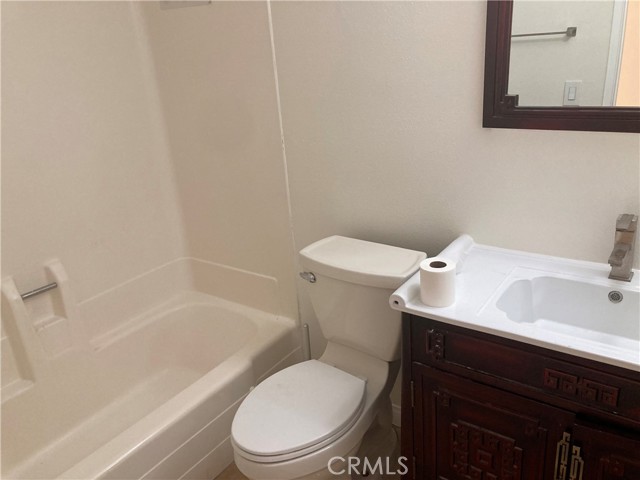 Image 4 of 21 For 2027 Stonewood Ct