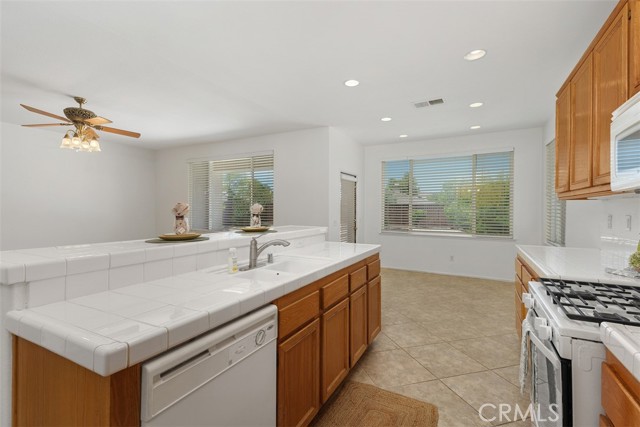 35921 Camelot Circle, Wildomar CA: https://media.crmls.org/medias/9d26ae7b-e82f-40bc-b8ff-c70d36503632.jpg