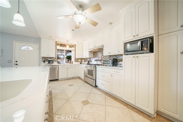 Detail Gallery Image 8 of 41 For 6961 Cambridge Ave, Rancho Cucamonga,  CA 91701 - 3 Beds | 2 Baths