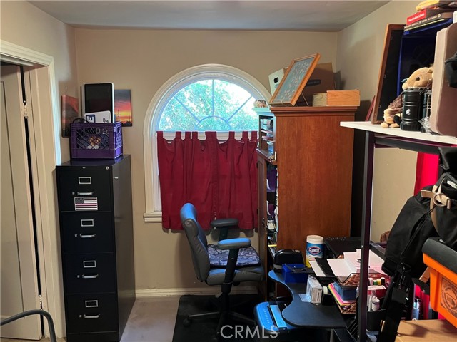 332 E South Street, Long Beach CA: https://media.crmls.org/medias/9d27920d-e653-4fa3-a0f6-95b43ede6f2e.jpg