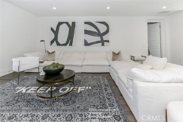 Detail Gallery Image 52 of 69 For 20300 W Windsor Ln, Northridge,  CA 91326 - 5 Beds | 6 Baths