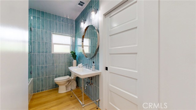 Detail Gallery Image 12 of 17 For 2248 W 29th Pl, Los Angeles,  CA 90018 - 3 Beds | 2 Baths