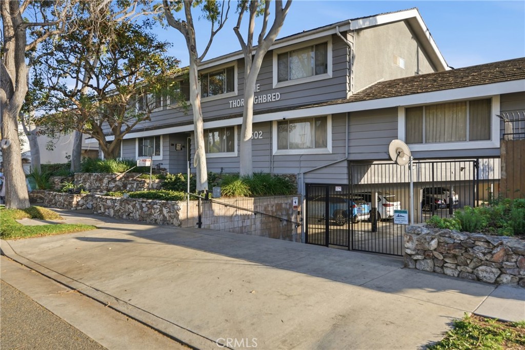 2502 Manhattan Beach #1