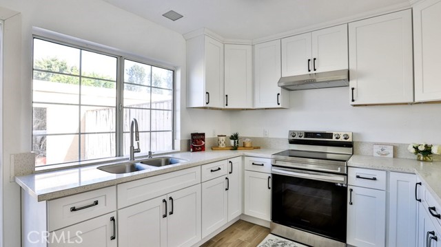 Detail Gallery Image 20 of 48 For 3041 S Sycamore St #C,  Santa Ana,  CA 92707 - 3 Beds | 1/1 Baths