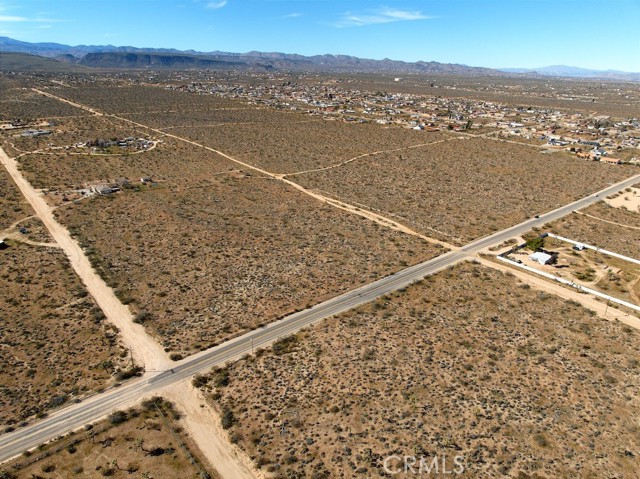 58470 Mesa, Yucca Valley CA: https://media.crmls.org/medias/9d2af698-90bc-4000-b62c-f512c06fe6e3.jpg