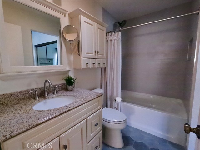 42297 Sultan Avenue, Palm Desert CA: https://media.crmls.org/medias/9d2c2a82-62e4-4914-8a96-510cac7cb693.jpg