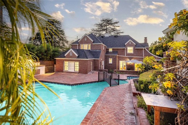 1640 Ard Eevin Avenue, Glendale CA: https://media.crmls.org/medias/9d2c374a-80e5-4753-ad8d-d411ac17a258.jpg