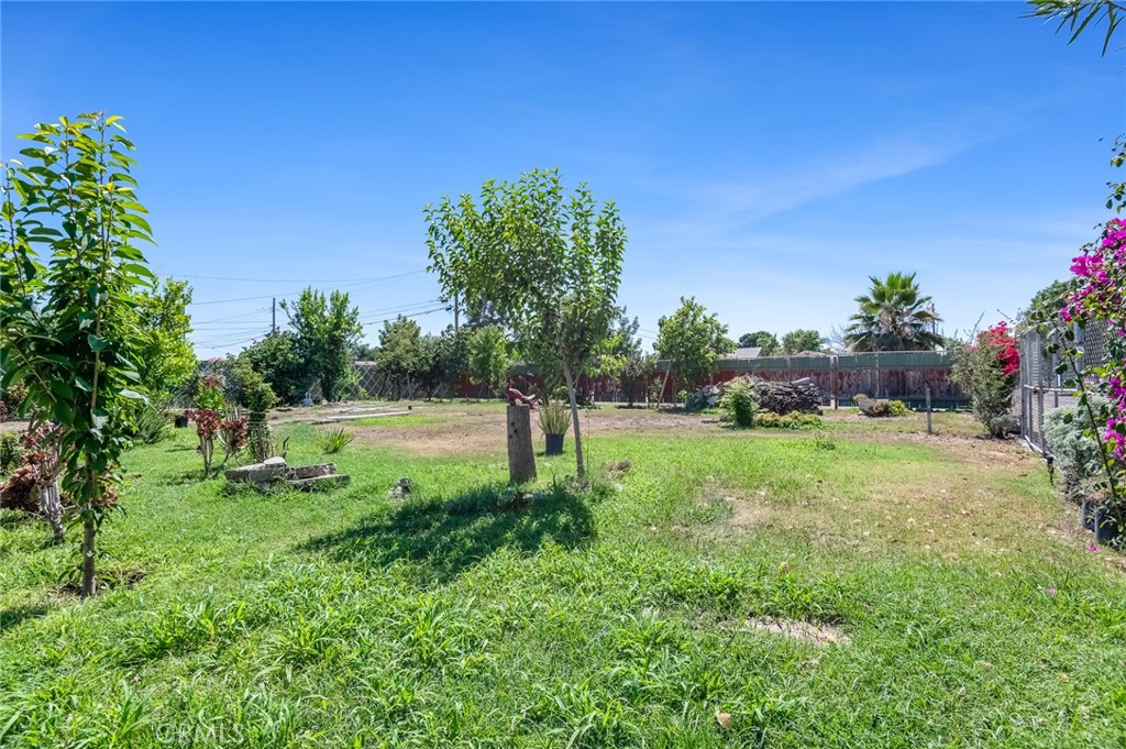 https://media.crmls.org/medias/9d2c726d-3fcf-4146-a5f5-d5d084b6a12f.jpg?preset=X-Large