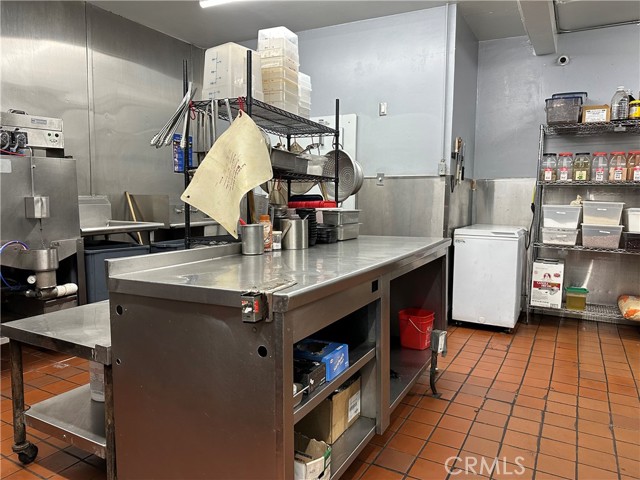 1717 S Main Street, Santa Ana, California 92707, ,Commercial Sale,For Sale,1717 S Main Street,CRDW23140458