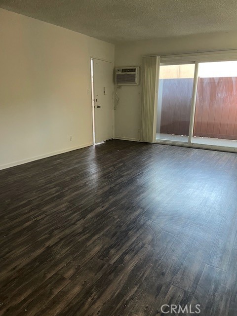 Detail Gallery Image 4 of 20 For 5167 Yarmouth Ave #4,  Encino,  CA 91316 - 2 Beds | 2 Baths