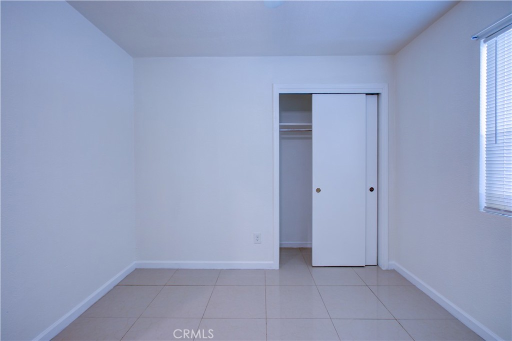 https://media.crmls.org/medias/9d2efdc7-c4b3-4051-ada3-50e245ac1caf.jpg?preset=X-Large