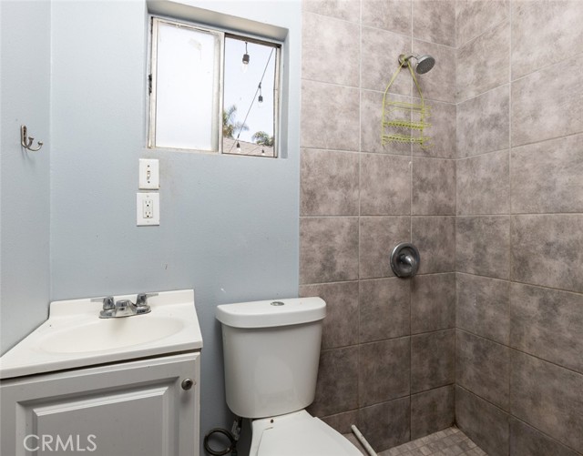 Detail Gallery Image 11 of 21 For 9003 Guatemala Ave., Downey,  CA 90240 - 3 Beds | 1/1 Baths