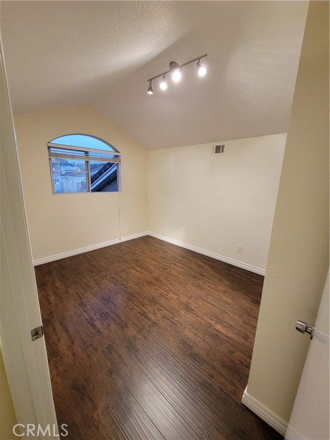 Detail Gallery Image 13 of 43 For 682 Azure Ln #1,  Corona,  CA 92879 - 3 Beds | 2 Baths