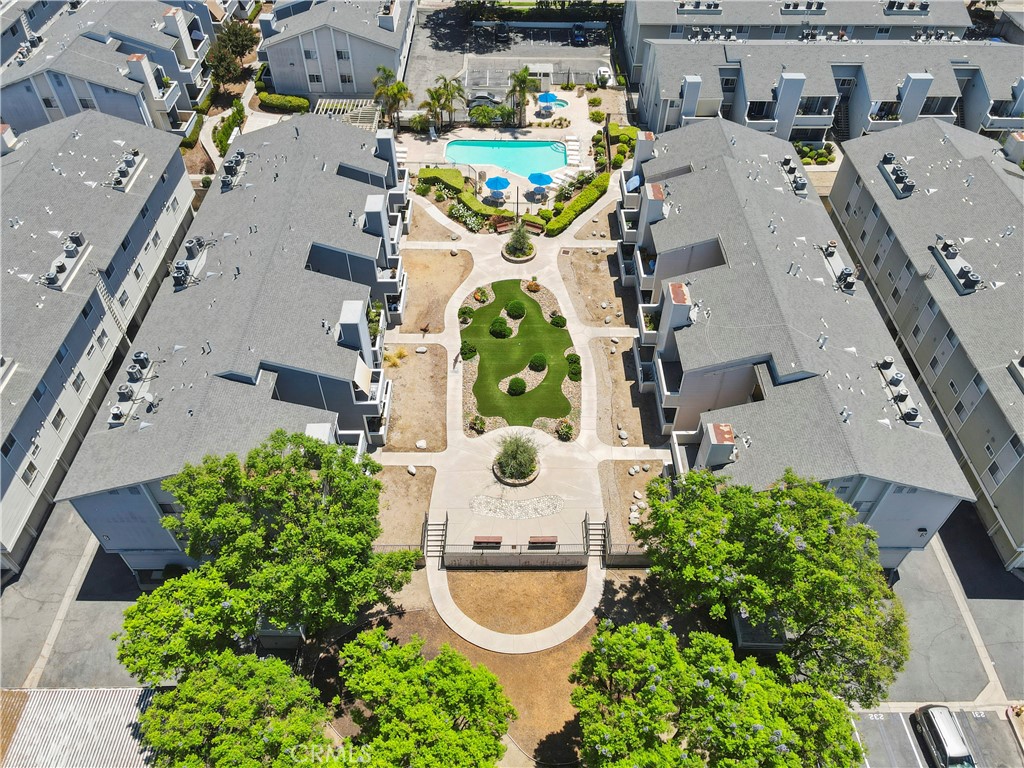 https://media.crmls.org/medias/9d2f8cc6-ad1b-4c35-8197-b0970709d447.jpg?preset=X-Large