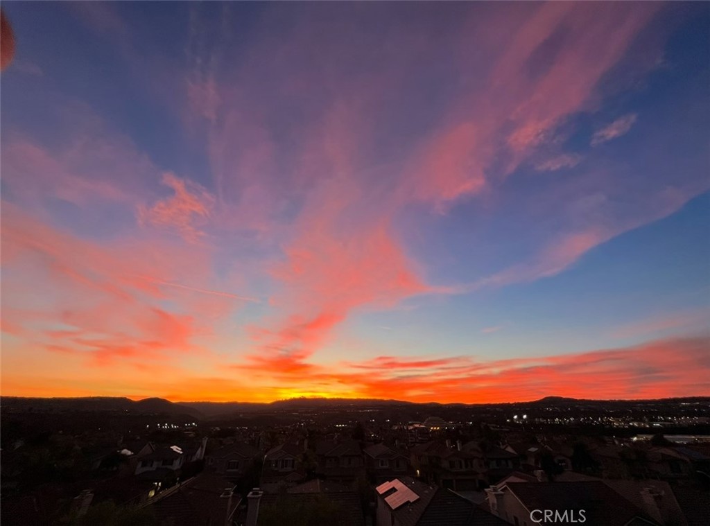 https://media.crmls.org/medias/9d2fa8bf-cda7-4abf-827e-0447b24851dd.jpg?preset=X-Large