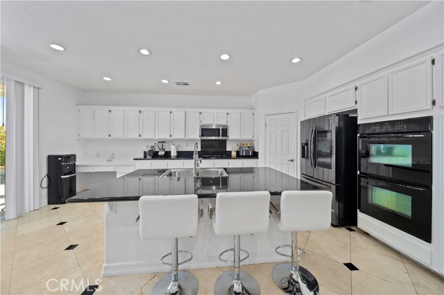 Detail Gallery Image 7 of 23 For 7501 W Avenue L11, Lancaster,  CA 93536 - 5 Beds | 3 Baths