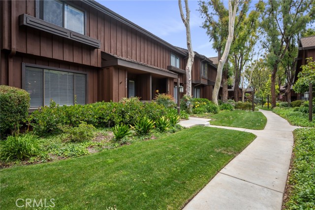 Detail Gallery Image 2 of 36 For 2258 Stonewood Ct, San Pedro,  CA 90732 - 3 Beds | 2/1 Baths