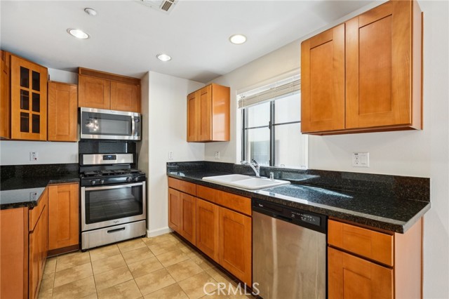 Detail Gallery Image 13 of 51 For 879 Michigan Bld #K,  Pasadena,  CA 91107 - 3 Beds | 2/1 Baths
