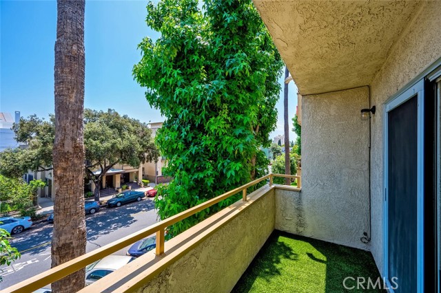 645 Chestnut Avenue, Long Beach CA: https://media.crmls.org/medias/9d30d228-736e-438f-8133-12ac0964e307.jpg