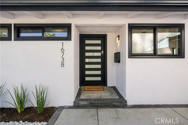 Detail Gallery Image 3 of 30 For 16738 Septo St, North Hills,  CA 91343 - 3 Beds | 2 Baths