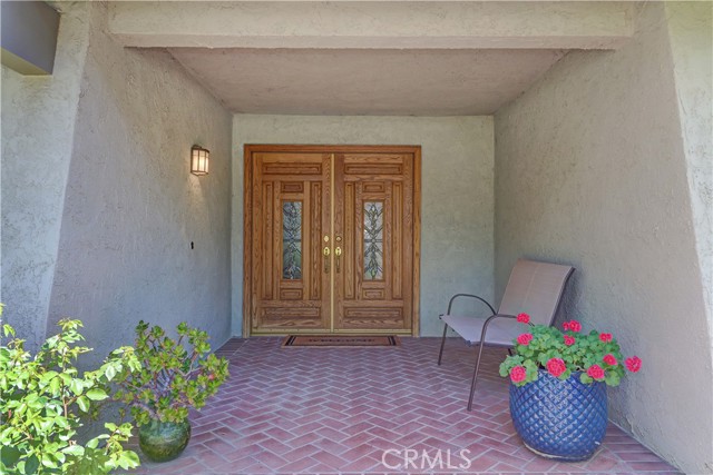 Detail Gallery Image 3 of 30 For 2038 N Redding Way, Upland,  CA 91784 - 3 Beds | 2 Baths