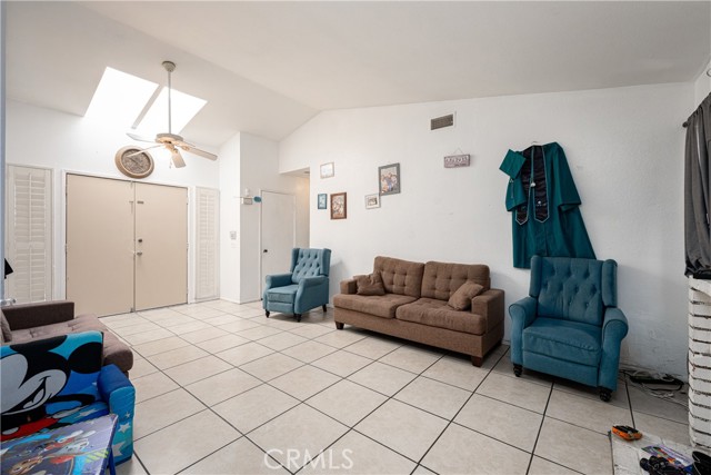 Detail Gallery Image 6 of 36 For 13848 Golden Eagle Ct, Moreno Valley,  CA 92553 - 3 Beds | 3 Baths