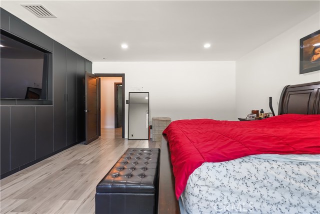 Detail Gallery Image 22 of 40 For 2240 N Parish, Burbank,  CA 91504 - 4 Beds | 2 Baths