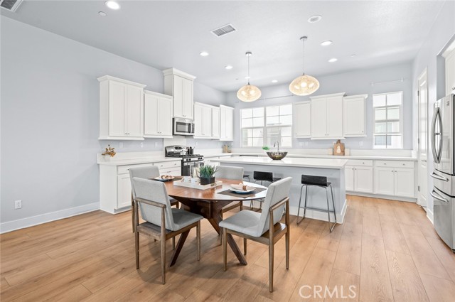 15950 Ellington Way, Chino Hills CA: https://media.crmls.org/medias/9d341c8d-9a1e-4669-a161-fa439effbdb3.jpg
