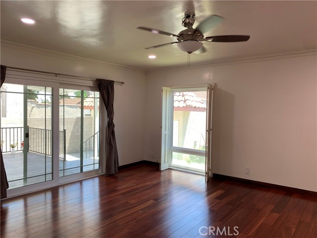 220 Laurel Avenue, Arcadia CA: https://media.crmls.org/medias/9d345875-8ca0-4180-a7ba-4217b09e98ef.jpg