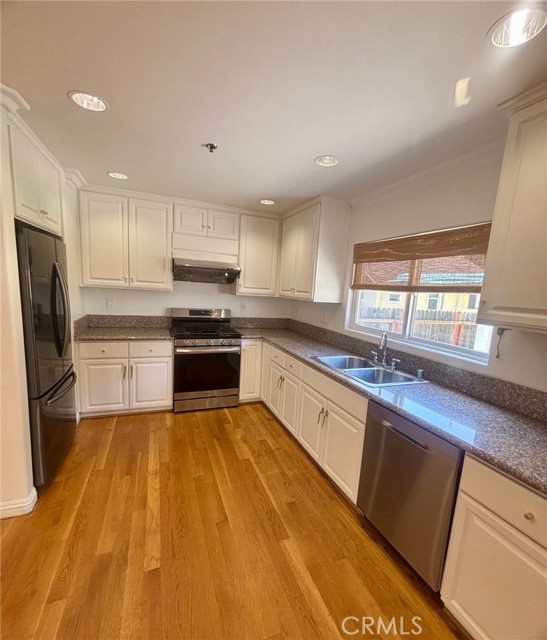 1688 Locust Street, Pasadena CA: https://media.crmls.org/medias/9d3460be-a7f1-41e5-b871-30e30dd2f34d.jpg