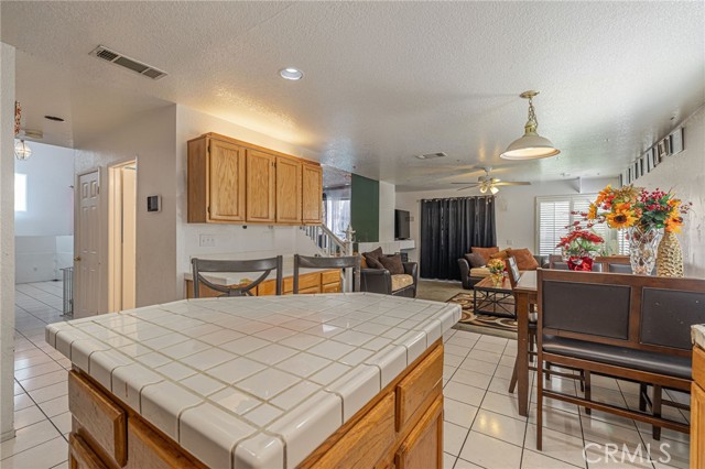 Detail Gallery Image 3 of 23 For 3241 Abbey Ln, Palmdale,  CA 93551 - 3 Beds | 2 Baths