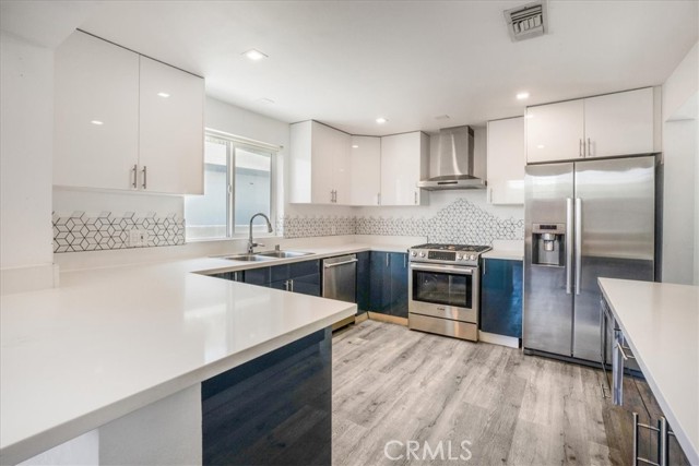 2481 S Bundy Drive, Los Angeles CA: https://media.crmls.org/medias/9d34d1dc-1f20-4364-a77c-7ec693e95575.jpg