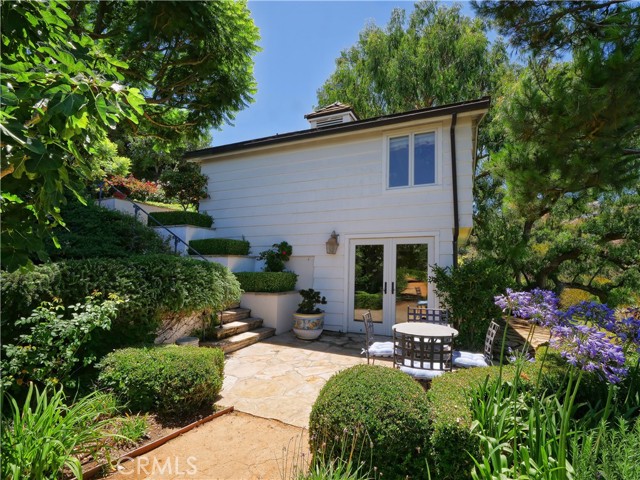 Guest house/wine room