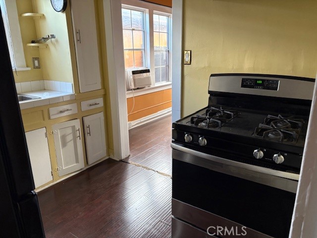 Detail Gallery Image 6 of 11 For 4238 La Salle, Los Angeles,  CA 90062 - – Beds | – Baths