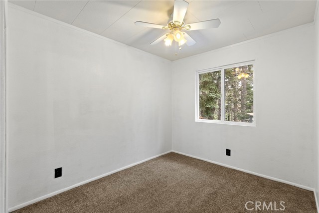 Detail Gallery Image 10 of 22 For 31758 Christmas Tree Ln, Running Springs,  CA 92382 - 3 Beds | 2 Baths