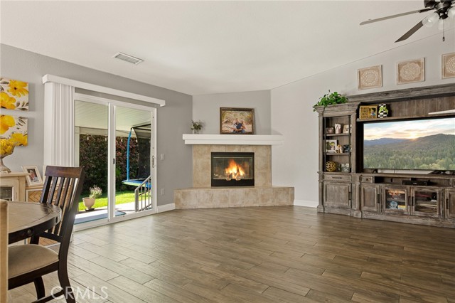 Detail Gallery Image 7 of 26 For 23477 Canyon Lake Dr, Canyon Lake,  CA 92587 - 3 Beds | 2 Baths