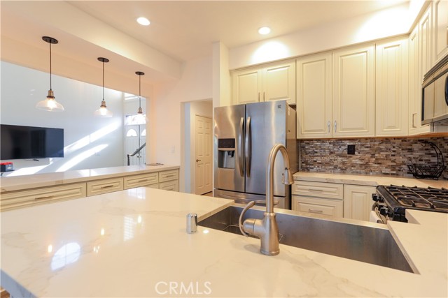 Detail Gallery Image 10 of 27 For 192 Pasto Rico, Rancho Santa Margarita,  CA 92688 - 3 Beds | 3 Baths