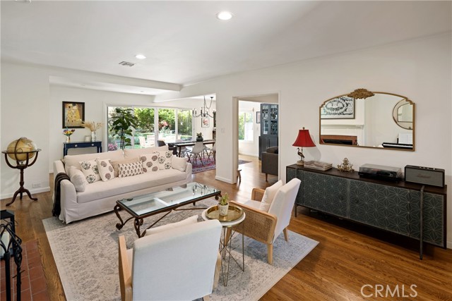 Detail Gallery Image 4 of 34 For 3585 Grayburn Rd, Pasadena,  CA 91107 - 3 Beds | 2 Baths