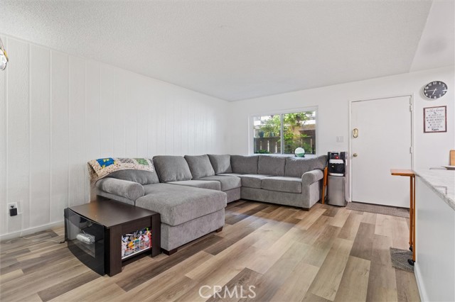 Detail Gallery Image 6 of 27 For 3265 Santa Fe Ave #60,  Long Beach,  CA 90810 - 2 Beds | 1 Baths