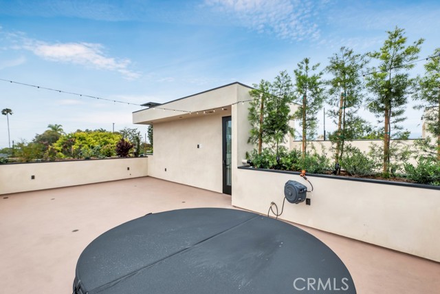 Detail Gallery Image 17 of 32 For 12131 Palms Bld, Los Angeles,  CA 90066 - 4 Beds | 3 Baths
