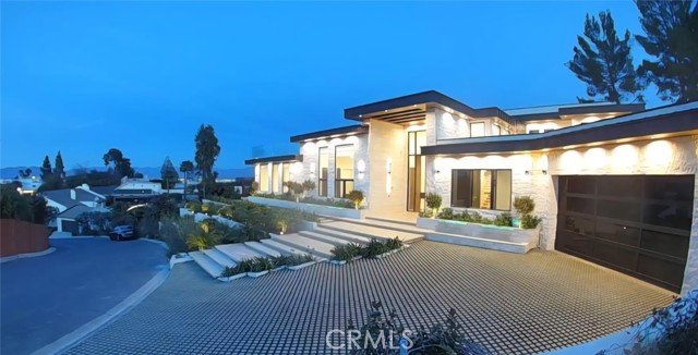 Detail Gallery Image 2 of 3 For 17856 via Vallarta, Encino,  CA 91316 - 5 Beds | 4/2 Baths